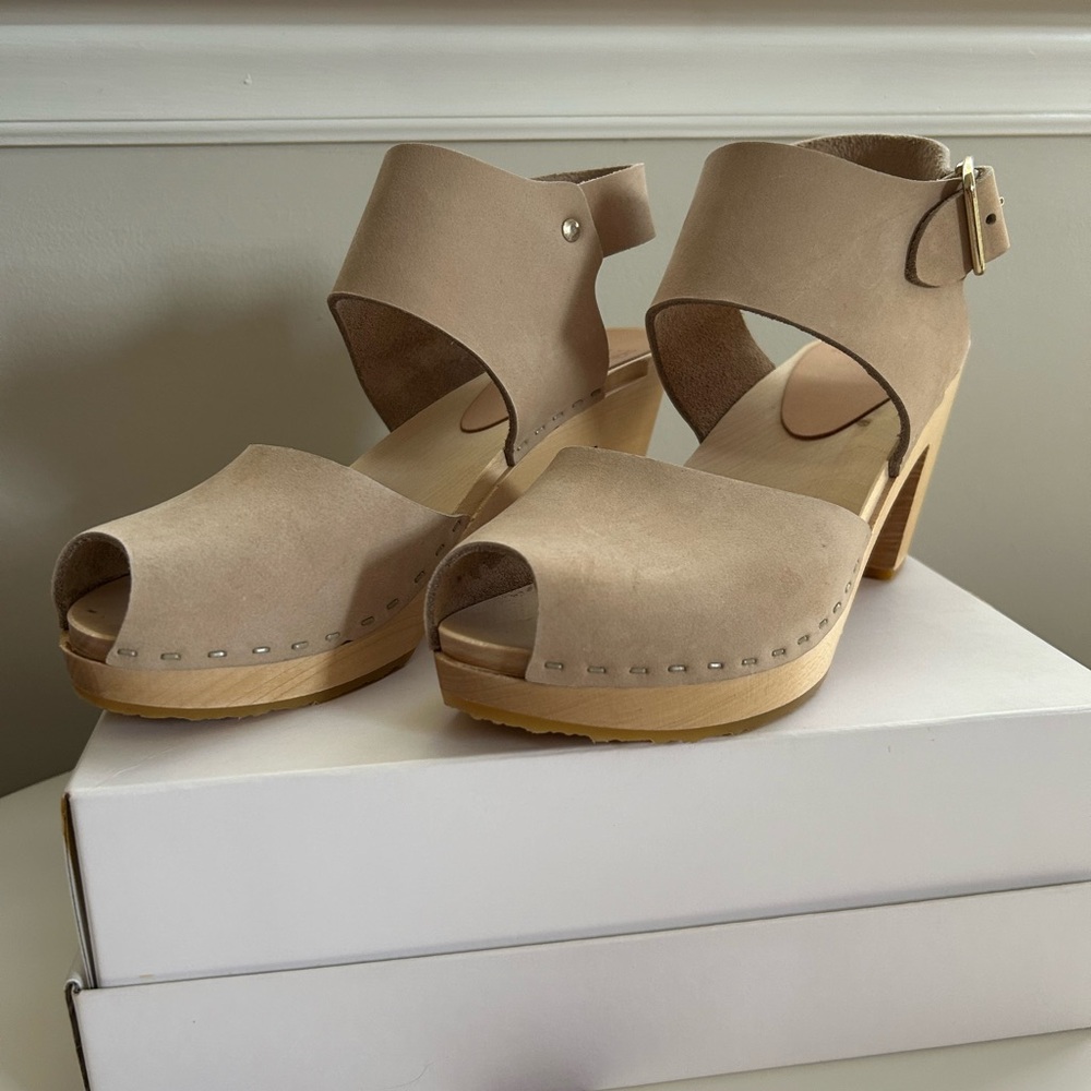 BRYR MIRANDA CLOG IN BONE SIZE 8